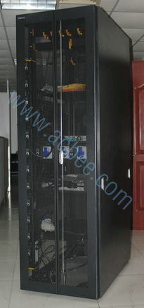 机柜选购指南 揭秘天津图腾机柜的应用实拍与细节